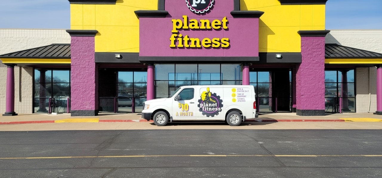 Planet Fitness — Storefront